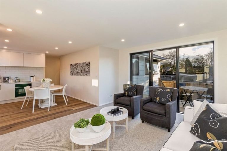 Photo of property in 52b Waipani Road, Te Atatu Peninsula, Auckland, 0610