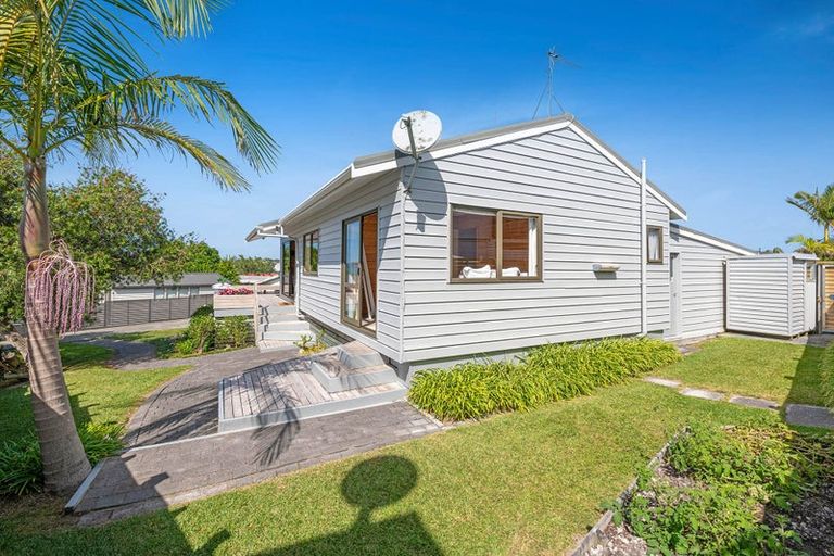 Photo of property in 22a Ngatira Place, Snells Beach, 0920