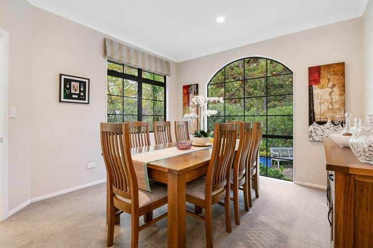 Photo of property in 12 Hobbs Road, Matakatia, Whangaparaoa, 0930