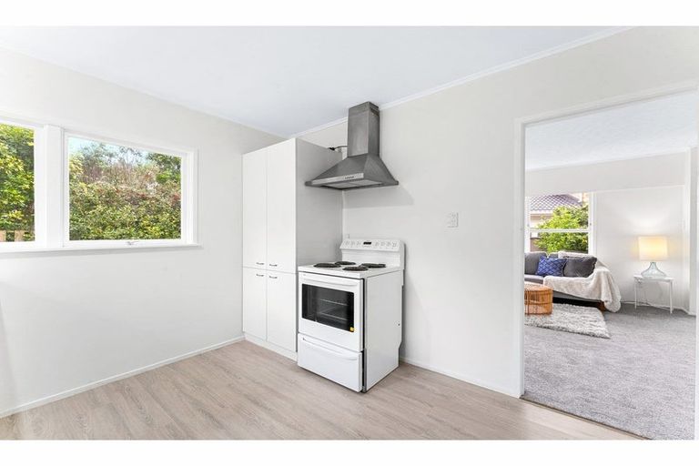 Photo of property in 2/53 Richards Avenue, Forrest Hill, Auckland, 0620