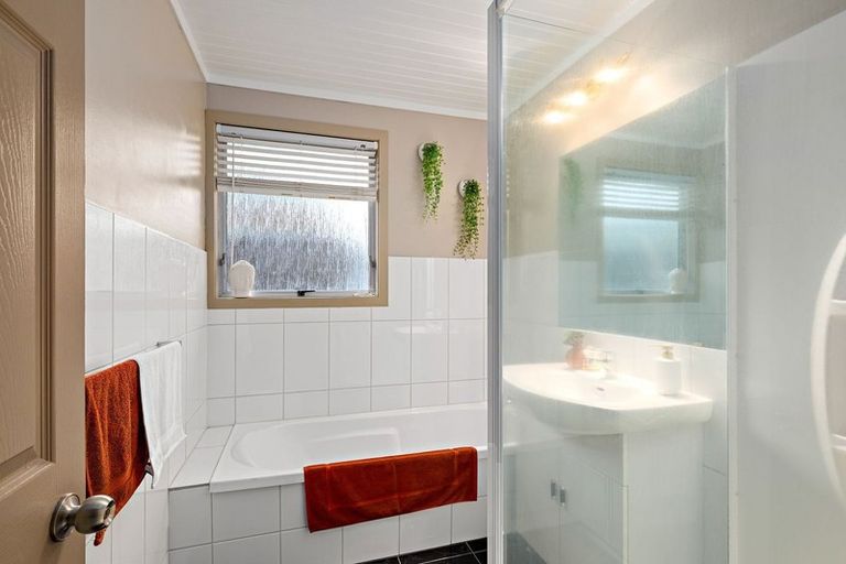 Photo of property in 14 Bellringer Road, Massey, Auckland, 0614