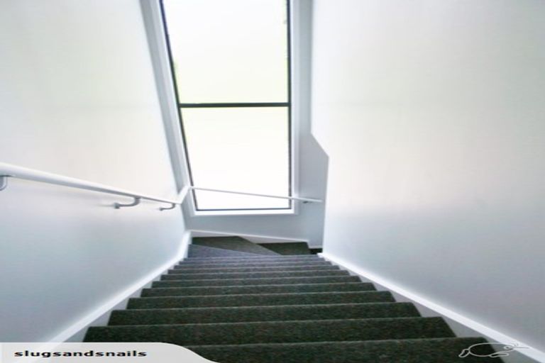 Photo of property in 16b Woodall Place, Totara Vale, Auckland, 0627