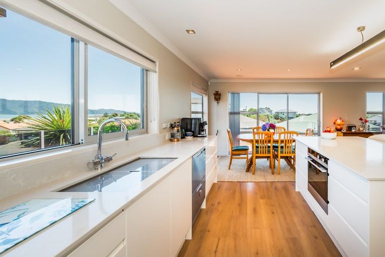 Photo of property in 173 Weggery Drive, Waikanae Beach, Waikanae, 5036