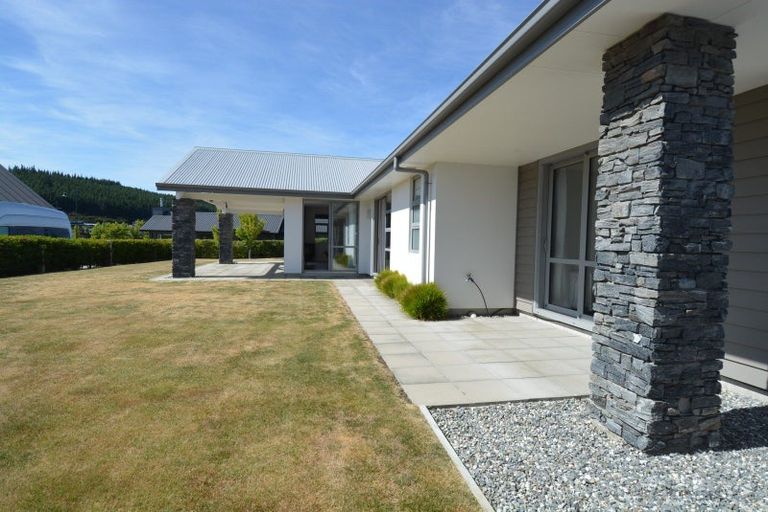 Photo of property in 4 Avalanche Place, Wanaka, 9305