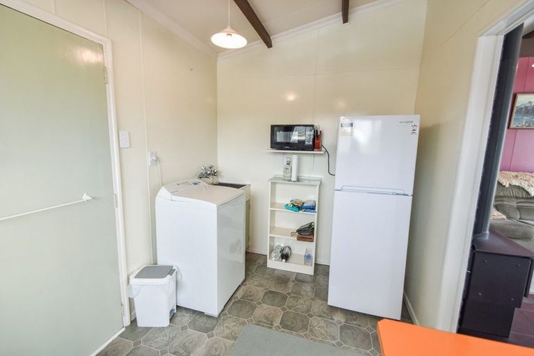 Photo of property in 32 Black Peak Road, Omarama, 9412