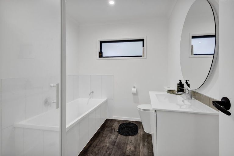 Photo of property in 603a Haowhenua Place, Hawera, 4674