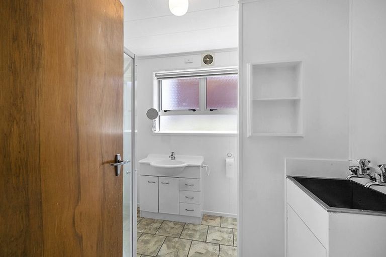 Photo of property in 16c Te Mete Terrace, Merrilands, New Plymouth, 4312