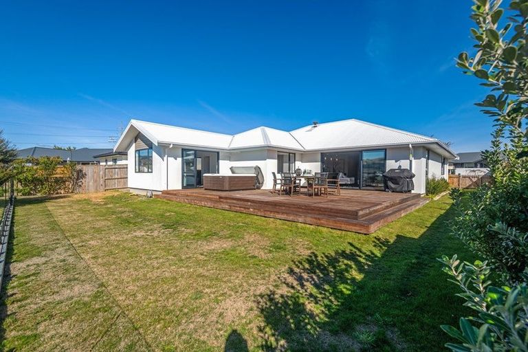Photo of property in 20 Silicon Way, Fitzherbert, Palmerston North, 4410