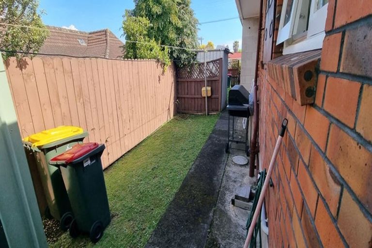 Photo of property in 2/86 Carruth Road, Papatoetoe, Auckland, 2025