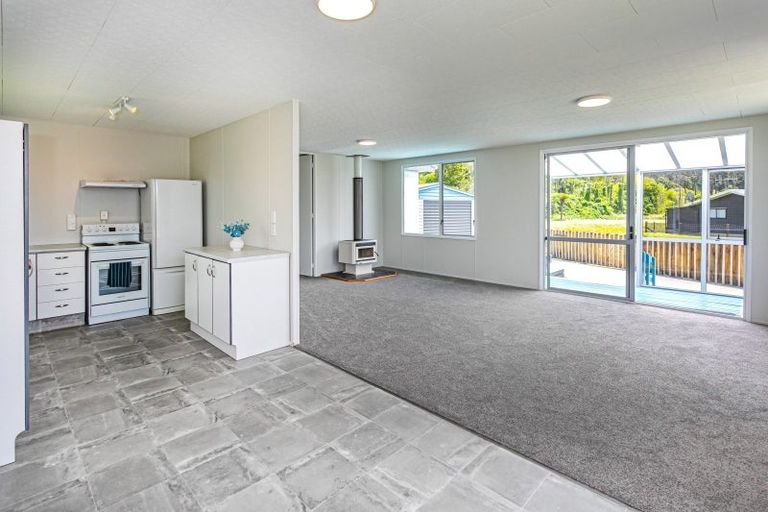 Photo of property in 124 Mckellar Place, Whangamata, 3620