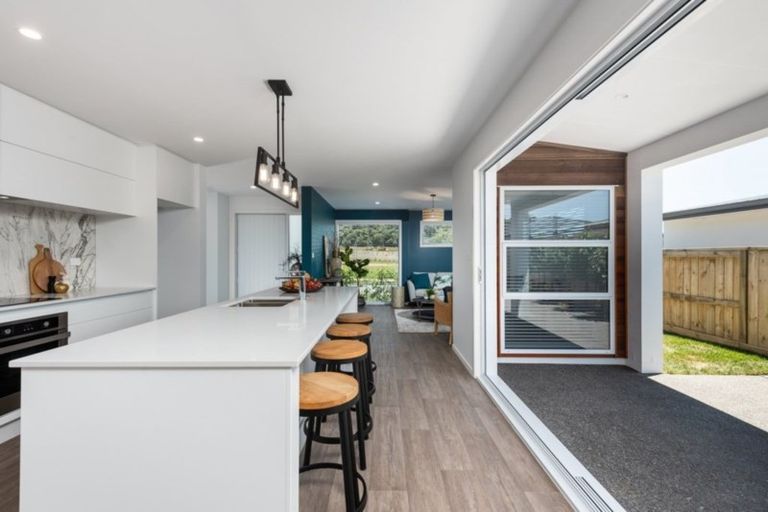 Photo of property in 90 Awataha Crescent, Pyes Pa, Tauranga, 3110