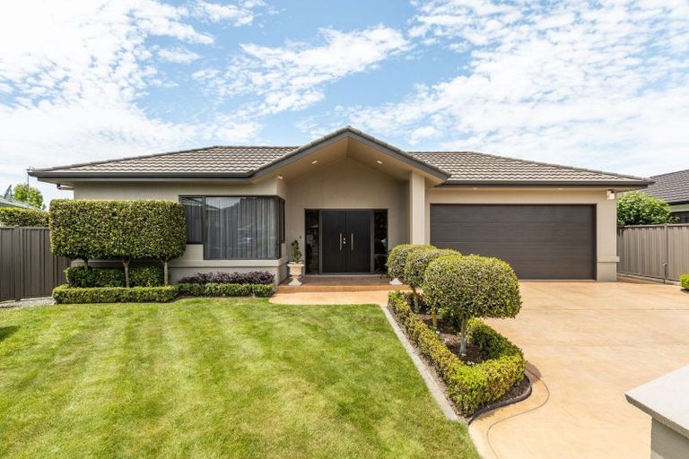 Photo of property in 9 Rutland Place, Taradale, Napier, 4112