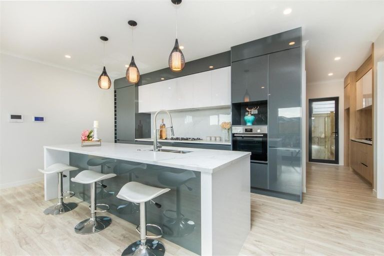 Photo of property in 45 Drumconnell Drive, Flat Bush, Auckland, 2019