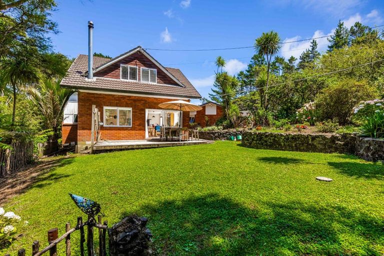 Photo of property in 17 Yelash Road, Massey, Auckland, 0614