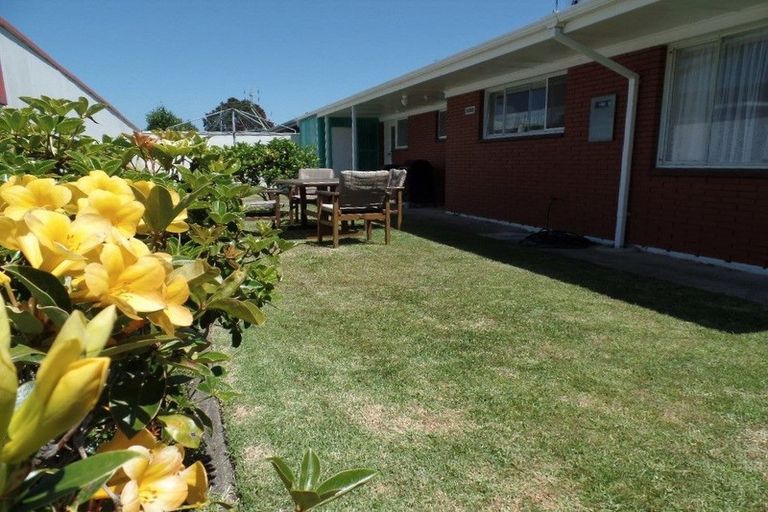 Photo of property in 2 Tupaea Place, Otumoetai, Tauranga, 3110