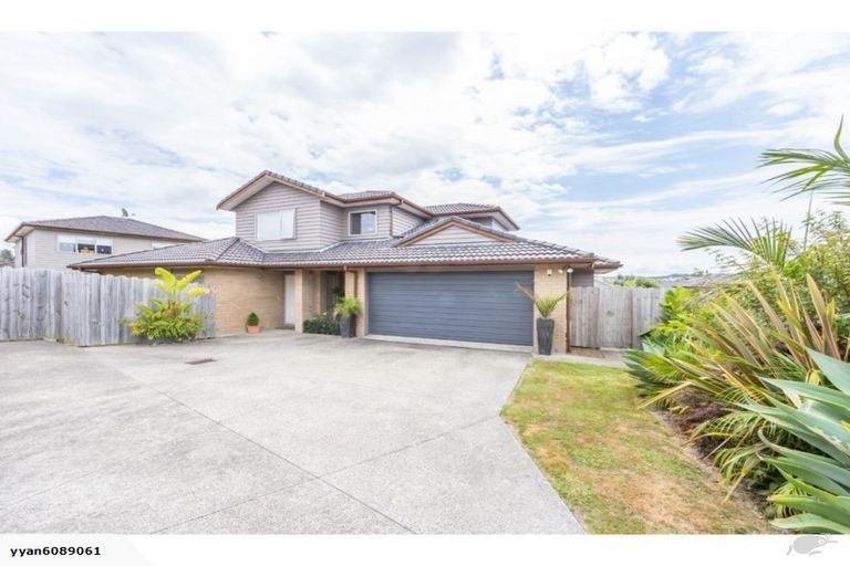 Photo of property in 15 Saltwood Street, Red Beach, 0932