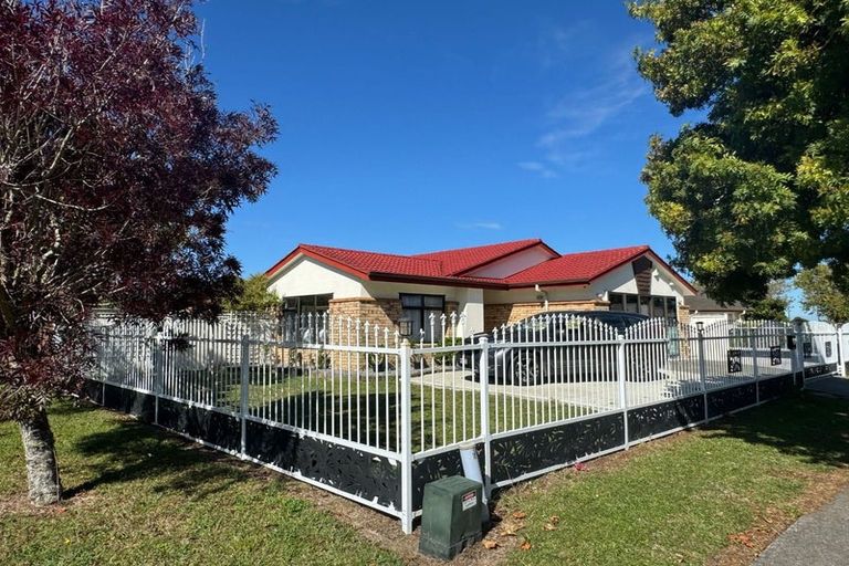 Photo of property in 87 Riverton Drive, Randwick Park, Auckland, 2105