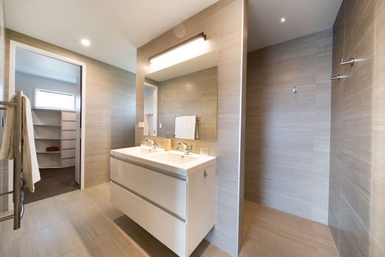 Photo of property in 14 Mariners Haven, One Tree Point, 0118