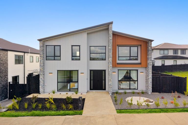 Photo of property in 35 Park Green Avenue, Rosehill, Papakura, 2113