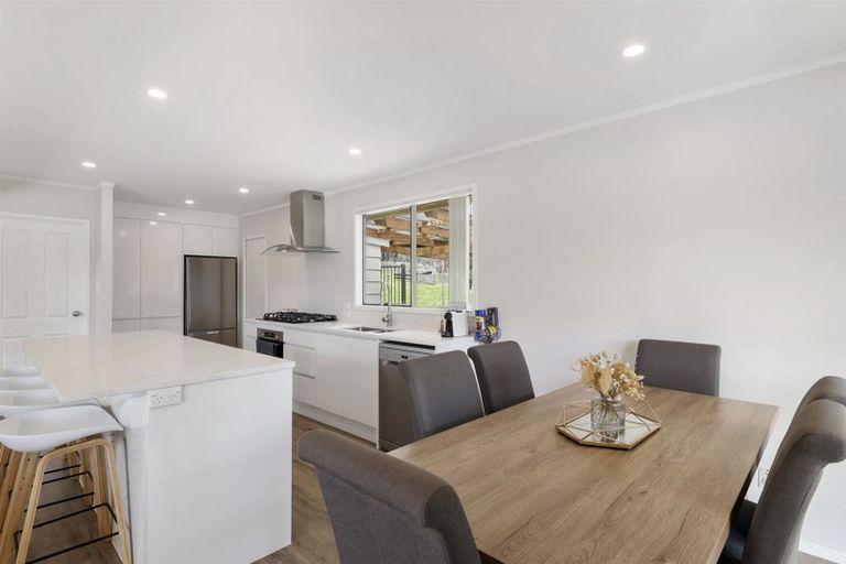 Photo of property in 35 Spinella Drive, Bayview, Auckland, 0629