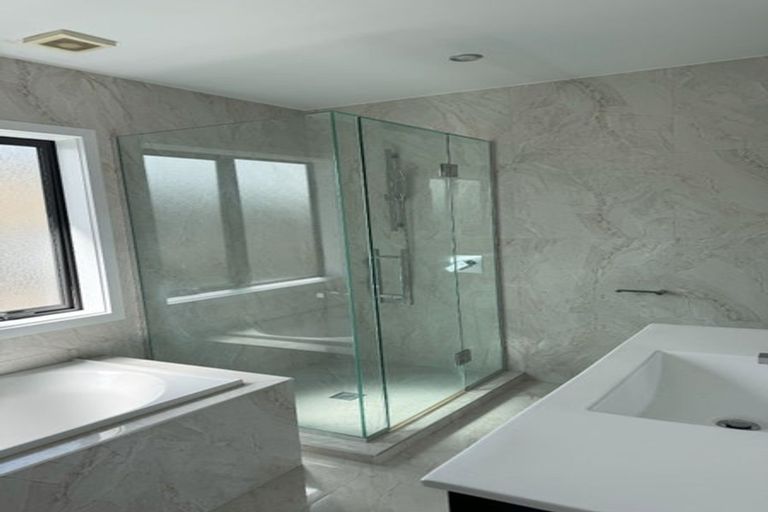 Photo of property in 77 Masons Road, Oteha, Auckland, 0632