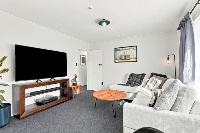 Photo of property in 60 Hinau Street, Castlecliff, Whanganui, 4501
