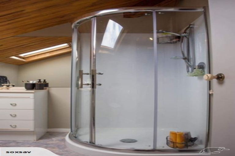 Photo of property in 111 Glenmore Road, Sunnyhills, Auckland, 2010