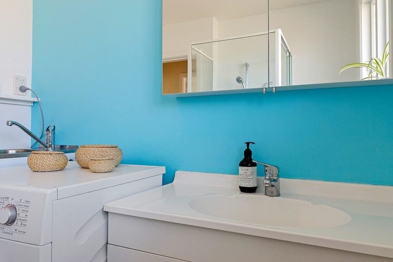 Photo of property in 2/79 Hills Road, Edgeware, Christchurch, 8013