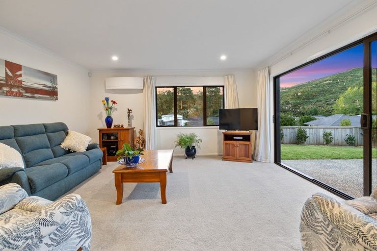 Photo of property in 18 Applemoors Way, Riverhead, 0820