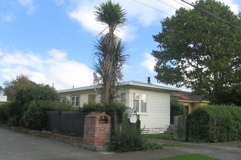 Photo of property in 32 Moores Valley Road, Wainuiomata, Lower Hutt, 5014