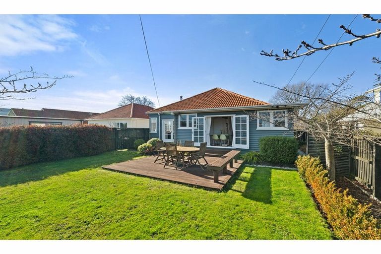 Photo of property in 1/58 Wilsons Road, Saint Martins, Christchurch, 8022
