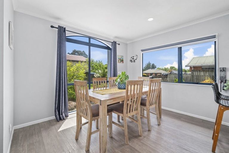 Photo of property in 17 Edward Payton Grove, Pukehangi, Rotorua, 3015