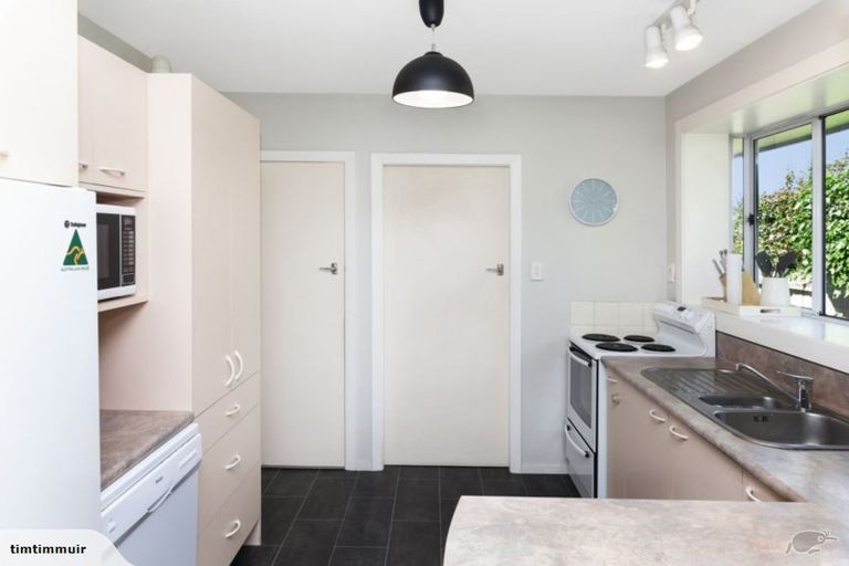 Photo of property in 20 Blossomdale Place, Bishopdale, Christchurch, 8053