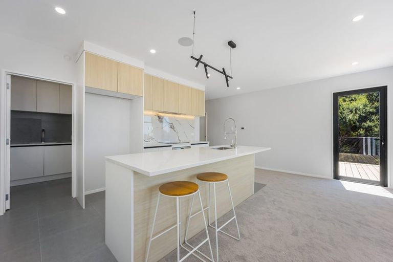 Photo of property in 254a Whangaparaoa Road, Red Beach, 0932