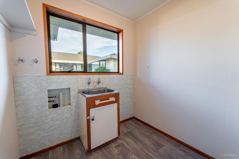 Photo of property in 12 Timaru Road, Waimate, 7924