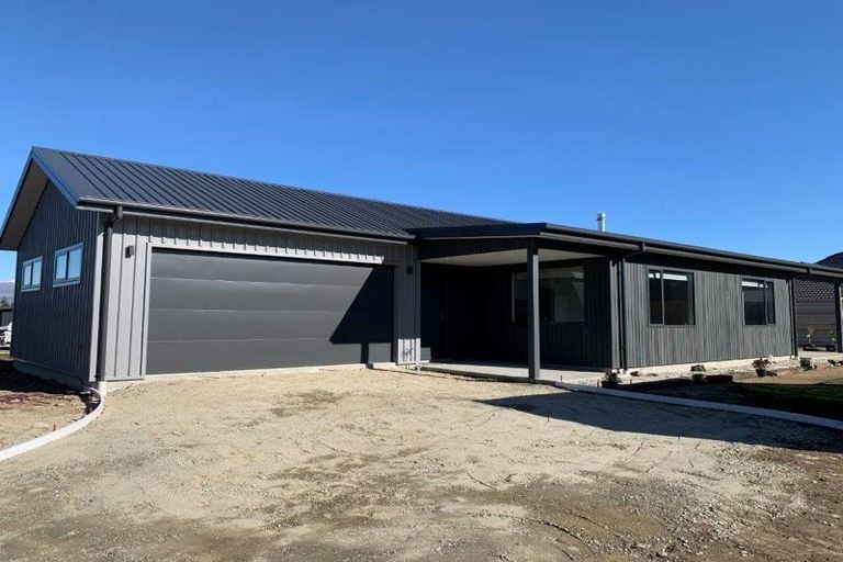 Photo of property in 1 Teal Place, Lake Hawea, Wanaka, 9382