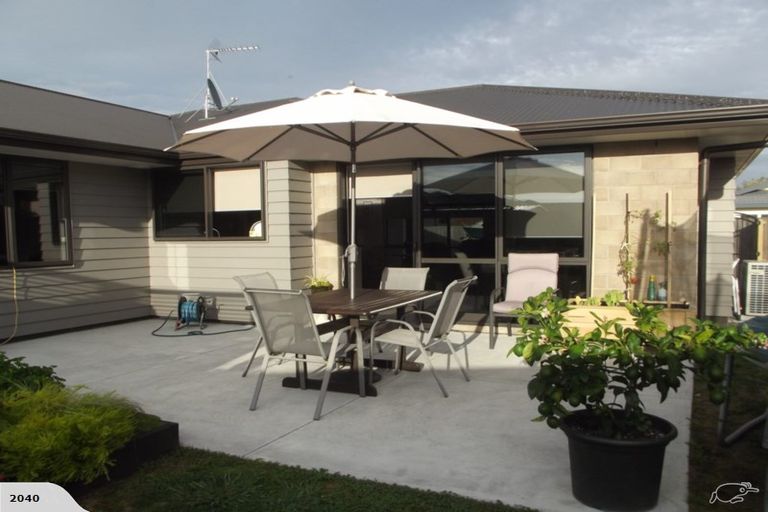 Photo of property in 16 Modello Lane, Waiuku, 2123