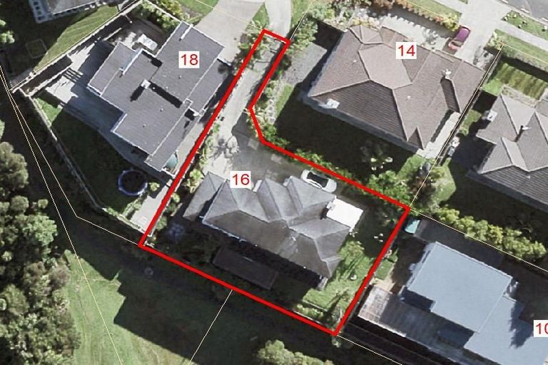 Photo of property in 16 Lakeridge Close, Northcross, Auckland, 0632