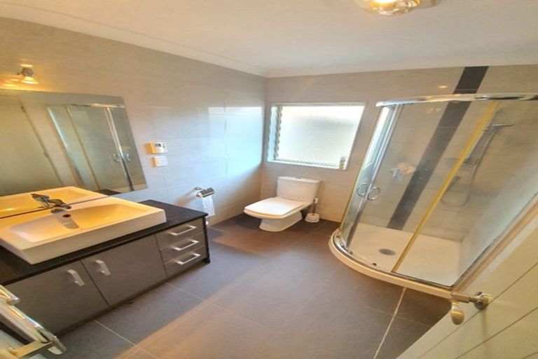 Photo of property in 22 Kestev Drive, Flat Bush, Auckland, 2016