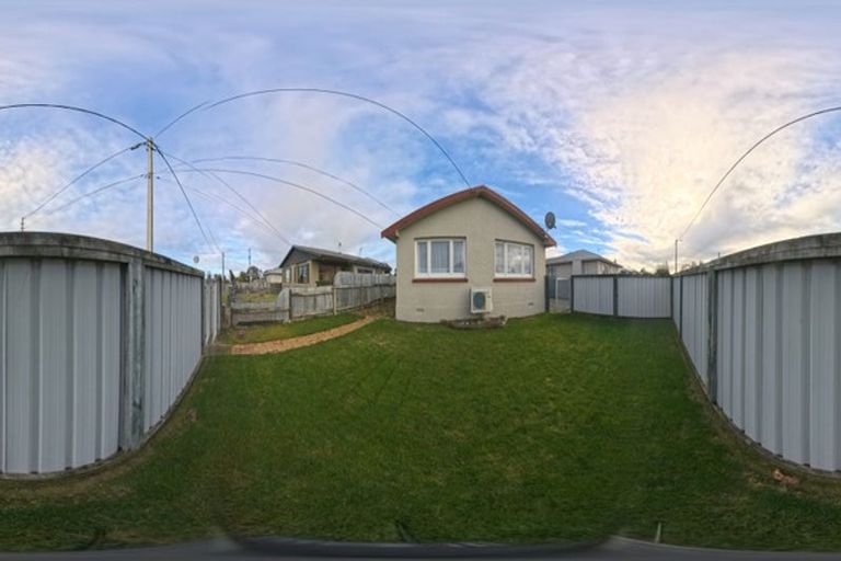 Photo of property in 8 Fraser Street, Waikiwi, Invercargill, 9810