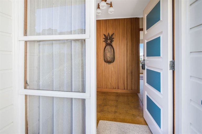 Photo of property in 28 Fairburn Grove, Johnsonville, Wellington, 6037