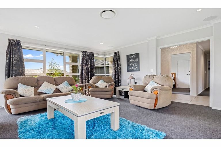 Photo of property in 77 Beaumont Drive, Rolleston, 7614