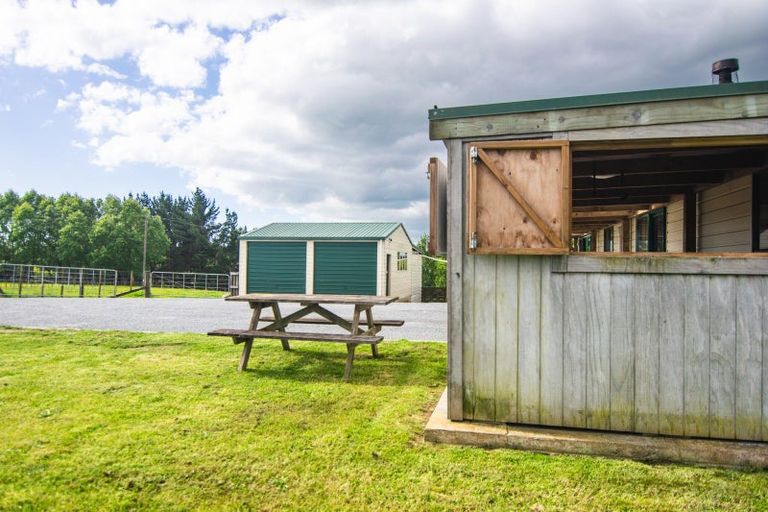 Photo of property in 293 Koputarao Road, Koputaroa, Shannon, 5575