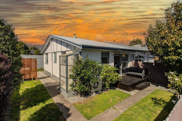 Photo of property in 2/80 Osborne Street, Waltham, Christchurch, 8011