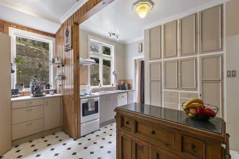 Photo of property in 133 Newlands Road, Newlands, Wellington, 6037