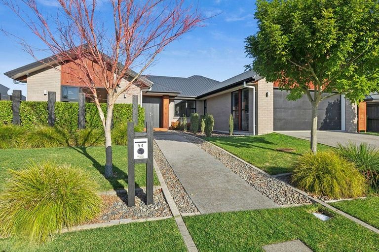 Photo of property in 54 Norfolk Drive, Cambridge, 3434