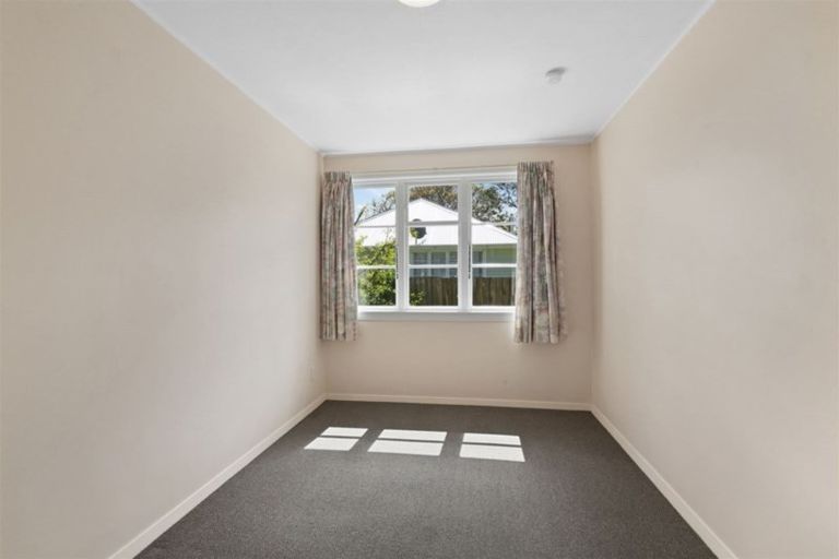 Photo of property in 32 Hollyford Avenue, Bryndwr, Christchurch, 8053