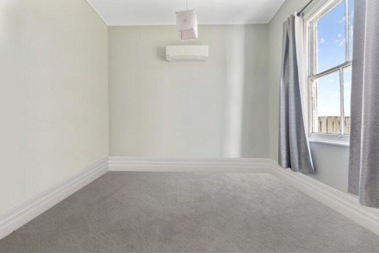 Photo of property in 15 Kelvin Street, Aramoho, Whanganui, 4500