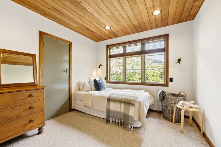 Photo of property in Lowry Cottage, 425 Fergusson Drive, Heretaunga, Upper Hutt, 5018