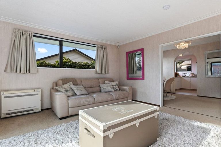 Photo of property in 2/116 Reynolds Avenue, Bishopdale, Christchurch, 8053